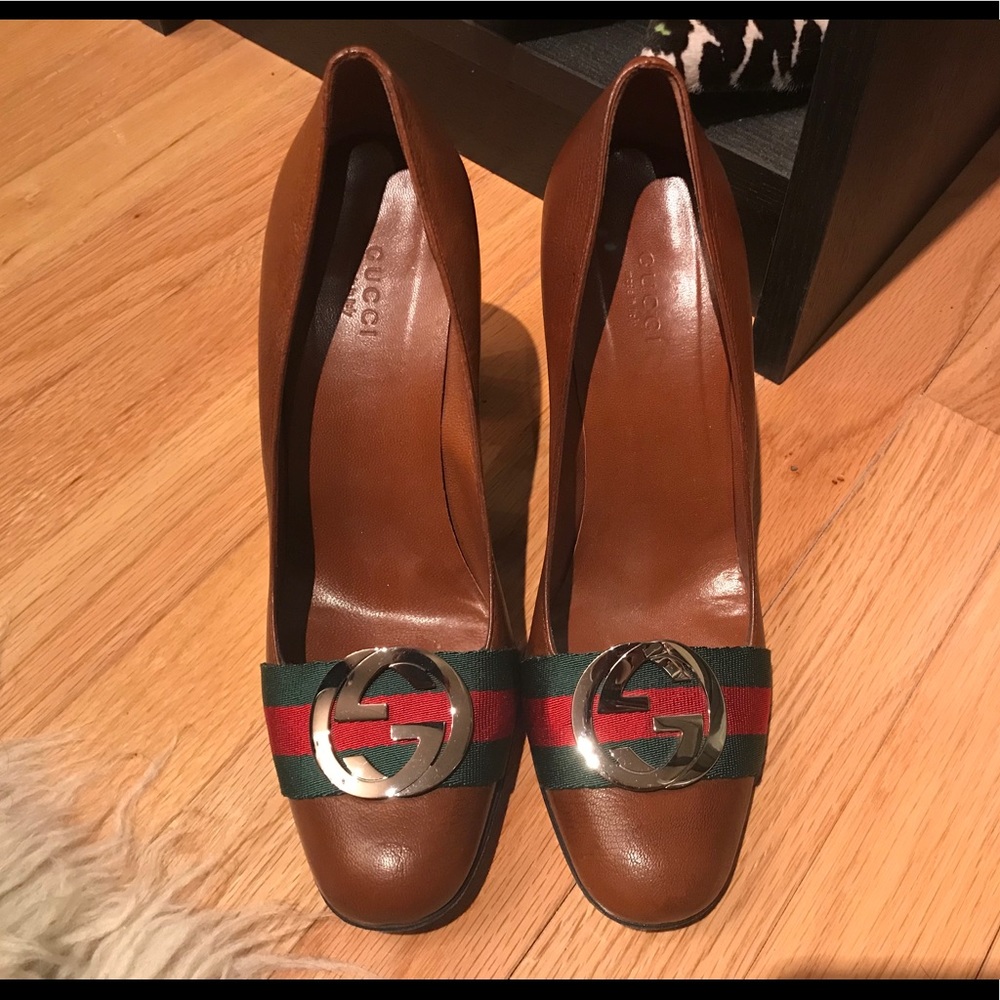 Classic Gucci GG Web Leather Pumps